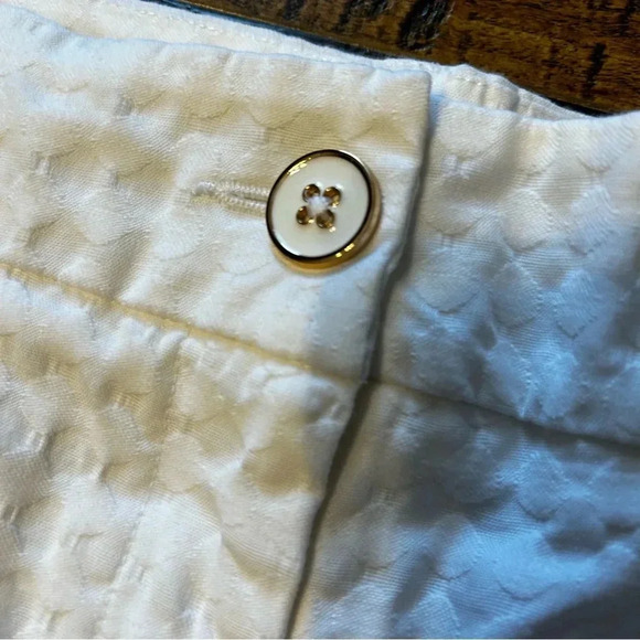 NWT Crown & Ivy Womens 16 Scalloped Shelby Shorts White Stretch - Picture 4 of 8